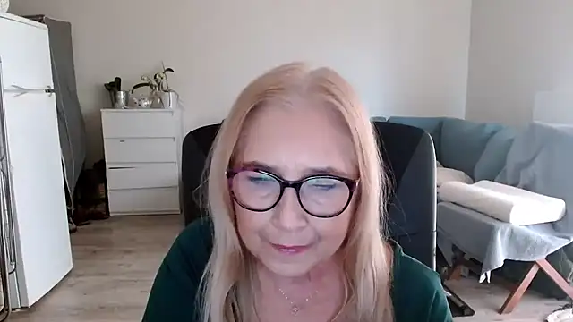 sofia xkiss online show from January 29, 2025, 11:09 am