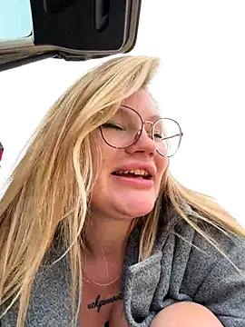 Snapshot of justmila chatting on September 30, 2025, 11:26 am justmila online show from September 30, 2025, 11:26 am