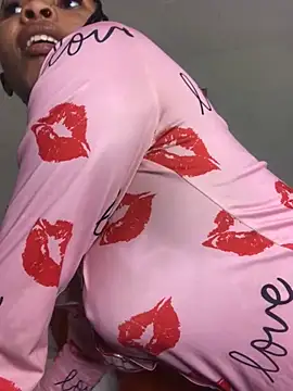 Shria107 online show from June 30, 2026, 10:11 pm