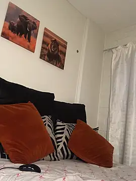 Shria107 online show from July 15, 2026, 8:36 pm