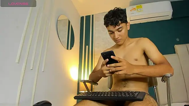 Austin Cardieff online show from January 4, 2025, 1:31 am