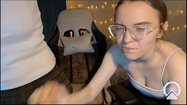 velvetvalkyries online show from February 28, 2025, 6:20 pm