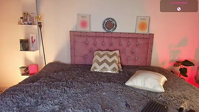 Snapshot of April_Scarlett chatting on November 6, 2025, 11:26 pm April Scarlett online show from November 6, 2025, 11:26 pm