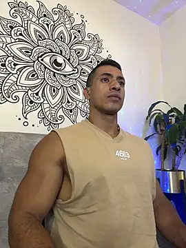 aaroncolombia online show from November 17, 2025, 10:32 am