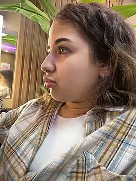 CharleneWoods online show from November 8, 2025, 2:28 pm