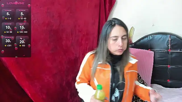 Snapshot of Giia39 chatting on January 23, 2025, 1:45 pm Giia39 online show from January 23, 2025, 1:45 pm