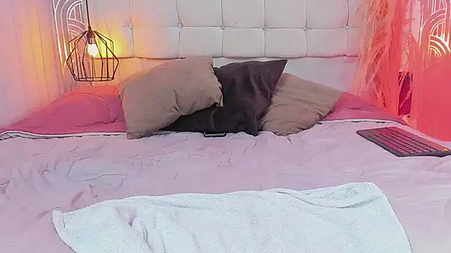 Snapshot of LeylaRangel chatting on March 14, 2025, 6:42 am LeylaRangel online show from March 14, 2025, 6:42 am