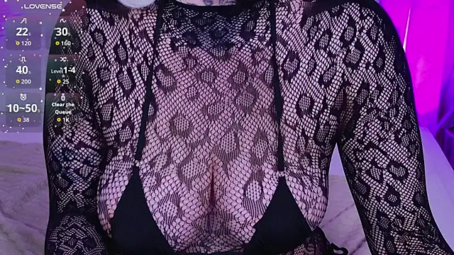 Snapshot of SherriMartinez chatting on September 9, 2025, 5:56 pm SherriMartinez online show from September 9, 2025, 5:56 pm