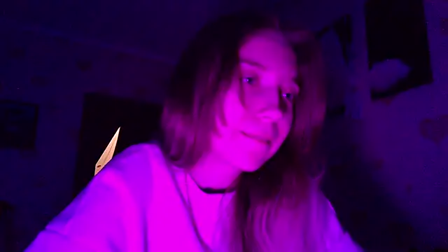 qwolll online show from March 14, 2025, 5:35 pm