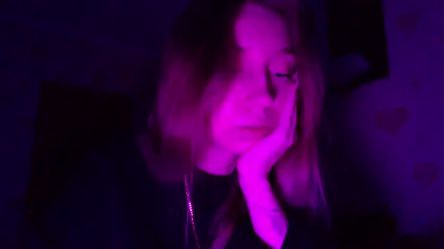 qwolll online show from March 16, 2025, 7:17 pm
