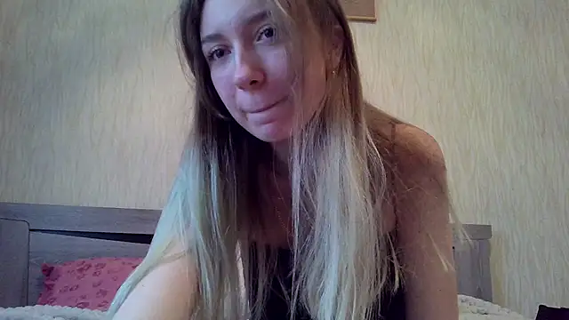 qwolll online show from March 17, 2025, 2:45 pm