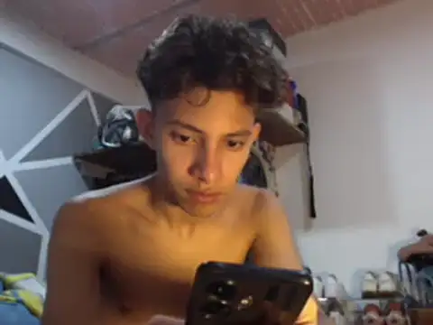 Snapshot of ferchitibellako chatting on December 29, 2024, 3:54 am ferchitibellako online show from December 29, 2024, 3:54 am