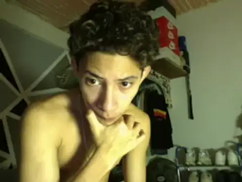 Snapshot of ferchitibellako chatting on November 15, 2025, 5:09 pm ferchitibellako online show from November 15, 2025, 5:09 pm