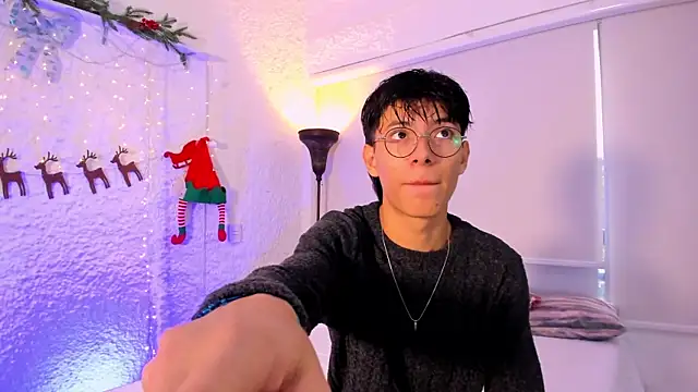 Snapshot of alexandersawyer chatting on December 16, 2024, 11:55 am alexandersawyer online show from December 16, 2024, 11:55 am