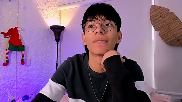 Snapshot of alexandersawyer chatting on December 21, 2024, 12:06 pm alexandersawyer online show from December 21, 2024, 12:06 pm