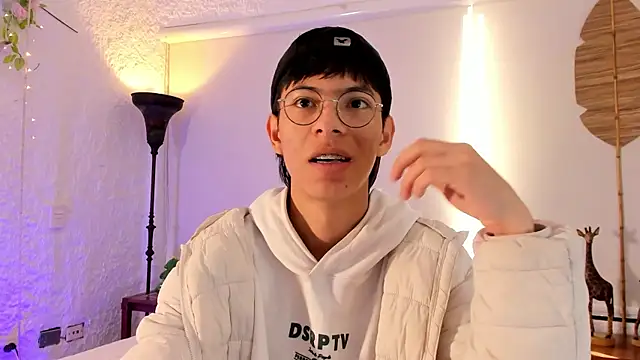 Snapshot of alexandersawyer chatting on January 7, 2025, 12:20 pm alexandersawyer online show from January 7, 2025, 12:20 pm