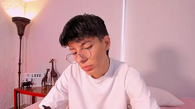 Snapshot of alexandersawyer chatting on March 13, 2025, 12:35 pm alexandersawyer online show from March 13, 2025, 12:35 pm