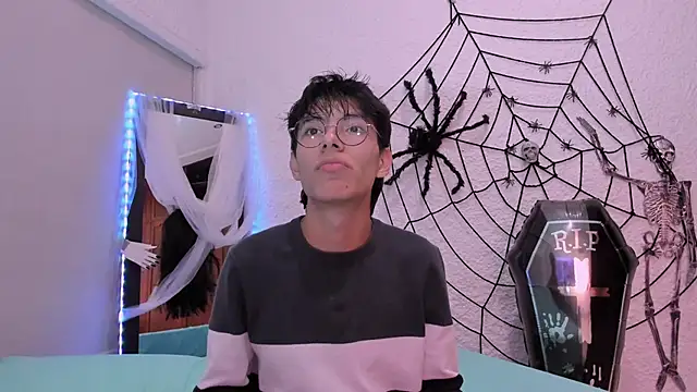 Snapshot of alexandersawyer chatting on October 14, 2025, 4:46 am alexandersawyer online show from October 14, 2025, 4:46 am