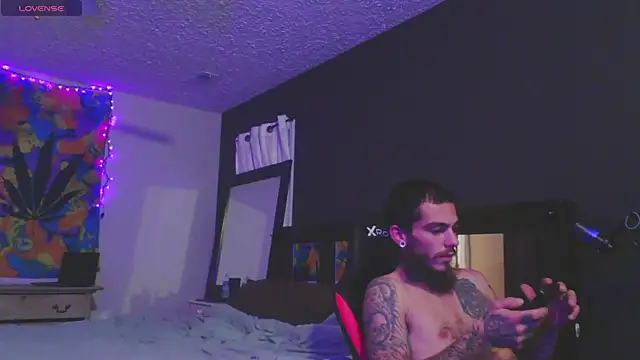 XMeF10 online show from December 10, 2024, 1:54 am