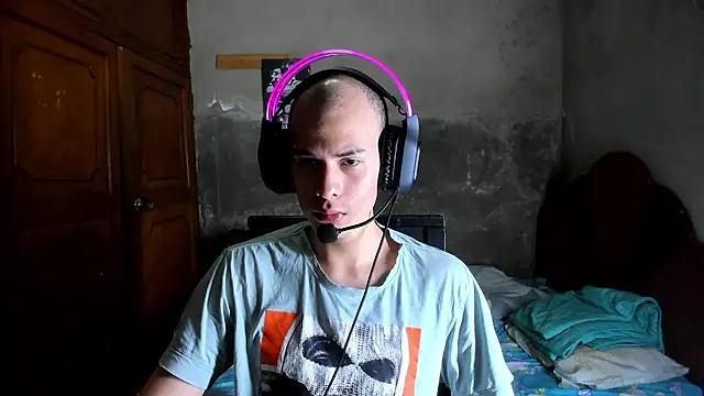 Snapshot of bruce_kane21 chatting on September 11, 2025, 6:52 pm bruce kane21 online show from September 11, 2025, 6:52 pm