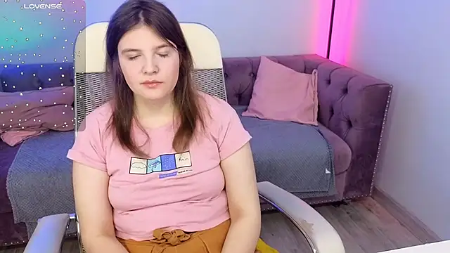 Ruyjin Choi online show from March 12, 2025, 11:31 am