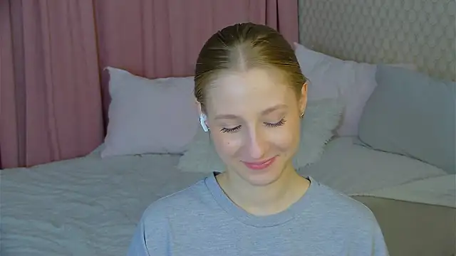 Snapshot of BritneyCruze chatting on March 3, 2025, 2:59 pm BritneyCruze online show from March 3, 2025, 2:59 pm