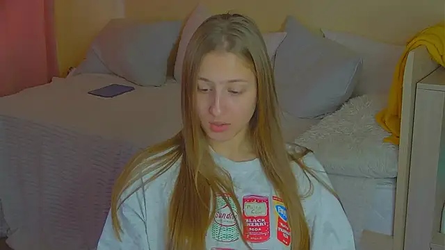 Snapshot of BritneyCruze chatting on October 10, 2025, 12:37 pm BritneyCruze online show from October 10, 2025, 12:37 pm