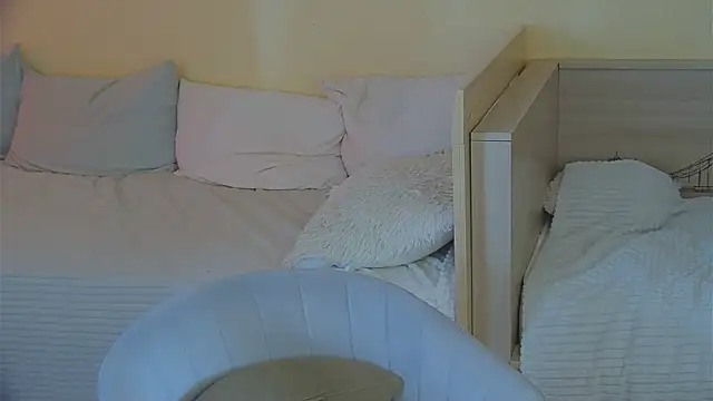 BritneyCruze online show from April 2, 2026, 10:02 am