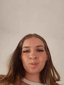 Alicia barbie online show from February 5, 2025, 12:38 pm