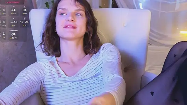 Snapshot of Soo_dreamy chatting on February 15, 2026, 7:51 am Soo dreamy online show from February 15, 2026, 7:51 am