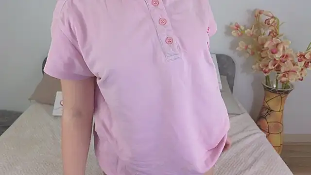 Snapshot of Ellie_Sunset chatting on February 6, 2025, 5:19 pm Ellie Sunset online show from February 6, 2025, 5:19 pm