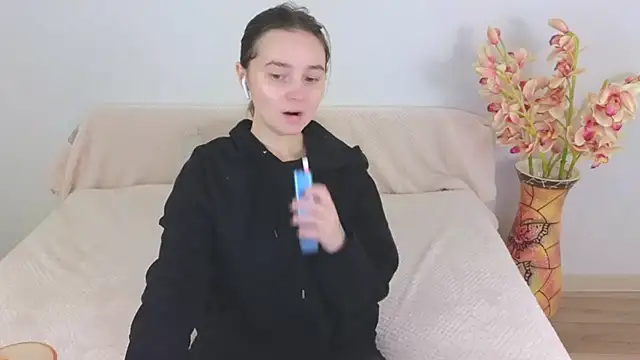 Snapshot of Ellie_Sunset chatting on February 25, 2025, 9:09 am Ellie Sunset online show from February 25, 2025, 9:09 am