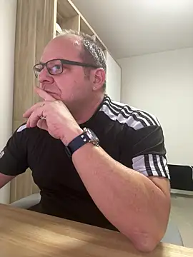 coupleLatinaLovers online show from February 25, 2026, 7:29 am