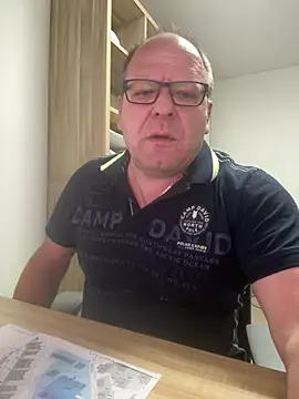 coupleLatinaLovers online show from April 14, 2026, 5:13 am