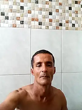 Snapshot of morenogato100 chatting on October 12, 2025, 5:01 pm morenogato100 online show from October 12, 2025, 5:01 pm