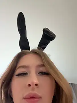 your girl next door online show from February 8, 2026, 2:31 pm