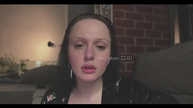 vinylstore online show from January 22, 2025, 9:43 pm