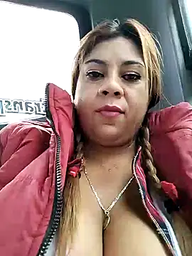 Snapshot of Laura-Hernandez chatting on December 18, 2024, 2:38 pm Laura-Hernandez online show from December 18, 2024, 2:38 pm