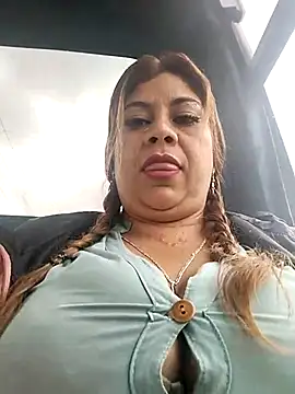 Snapshot of Laura-Hernandez chatting on March 13, 2025, 2:55 pm Laura-Hernandez online show from March 13, 2025, 2:55 pm