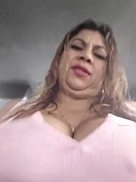 Laura-Hernandez online show from December 21, 2025, 2:57 pm