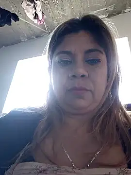 Laura-Hernandez online show from January 15, 2026, 1:37 pm