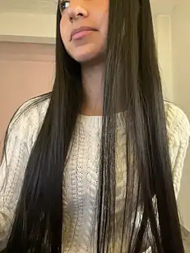 Snapshot of aly_golden_ chatting on December 23, 2024, 8:00 am aly golden online show from December 23, 2024, 8:00 am