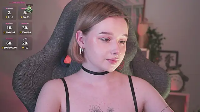 Snapshot of AdeleLoomis chatting on January 8, 2025, 11:41 pm AdeleLoomis online show from January 8, 2025, 11:41 pm