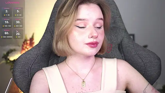 Snapshot of AdeleLoomis chatting on January 24, 2025, 11:45 pm AdeleLoomis online show from January 24, 2025, 11:45 pm