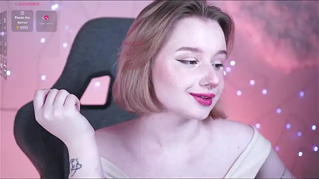 Snapshot of AdeleLoomis chatting on February 10, 2025, 8:31 pm AdeleLoomis online show from February 10, 2025, 8:31 pm