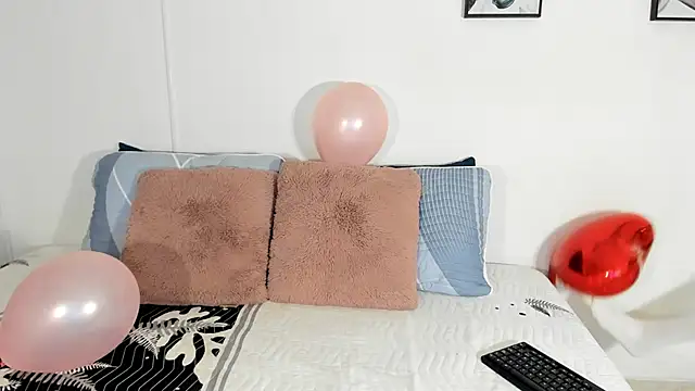 Maia W10 online show from March 17, 2025, 12:46 pm