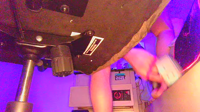 Snapshot of BRONZE20K chatting on February 4, 2025, 9:28 am BRONZE20K online show from February 4, 2025, 9:28 am