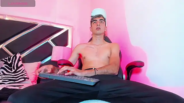 Snapshot of DimitryHank chatting on January 12, 2025, 6:38 pm DimitryHank online show from January 12, 2025, 6:38 pm