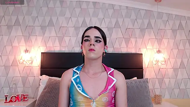 JustinePerry online show from January 10, 2025, 4:33 am