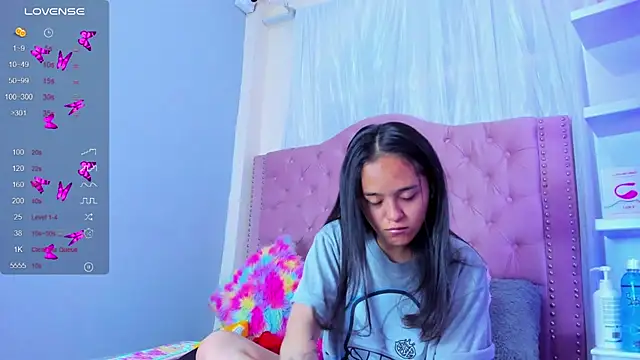 Snapshot of tokito_mitsuri chatting on December 10, 2024, 1:00 pm tokito mitsuri online show from December 10, 2024, 1:00 pm